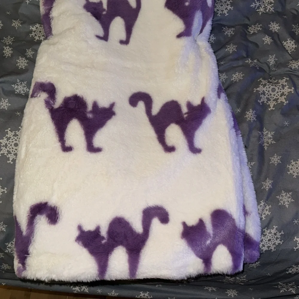 Storehouse Halloween purple Cats Faux Fur Throw Blanket